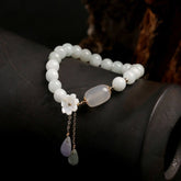 Natural Lucky Jewelry: Women's floral bracelet combining white jade, agate, and shell for positive energy and elegance.